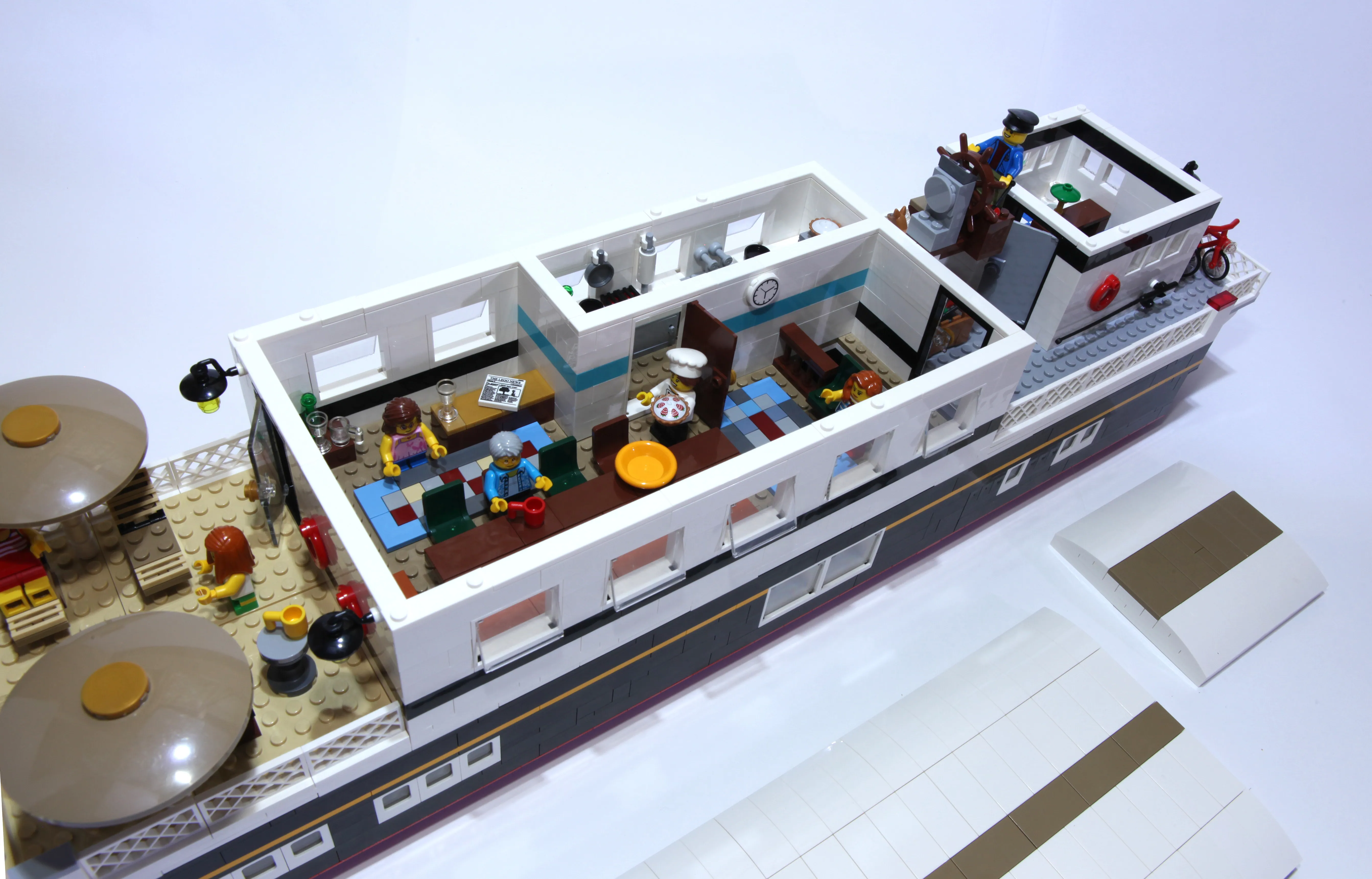 Luxury Hotel Barge | LEGO® Ideas