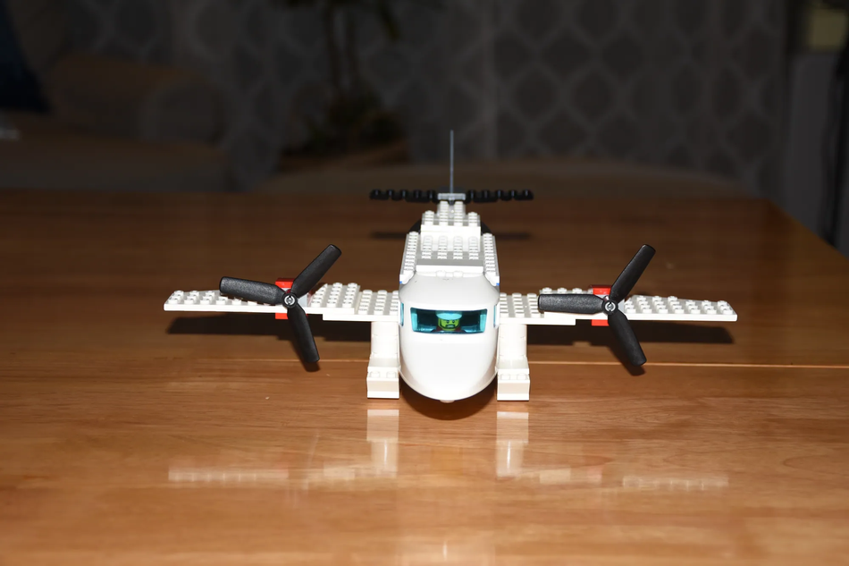 Working lego online plane