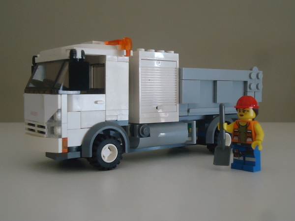 lego isuzu truck