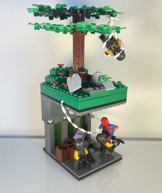 LEGO IDEAS Your friendly neighborhood comic book hero Brick A.I.M. Base Raid