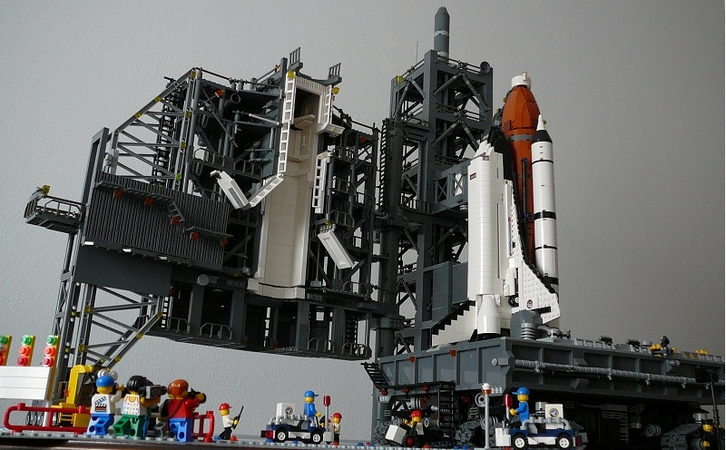 lego space launch pad