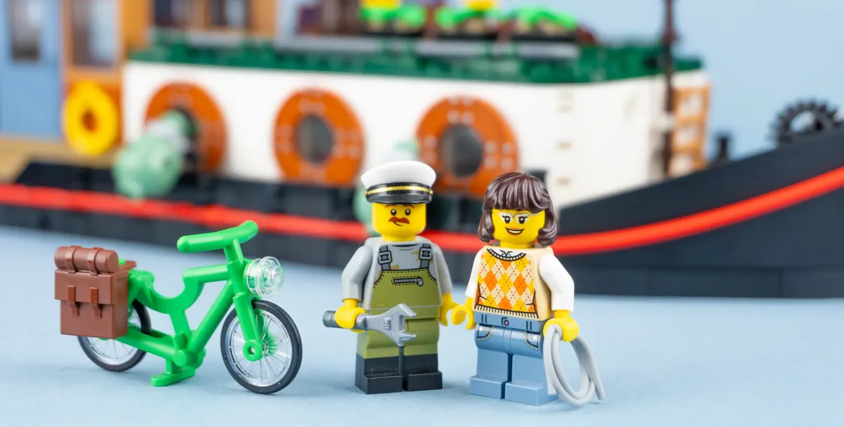LEGO IDEAS LEGO Canal Houseboat