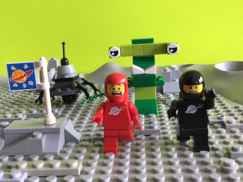 Green alien online lego