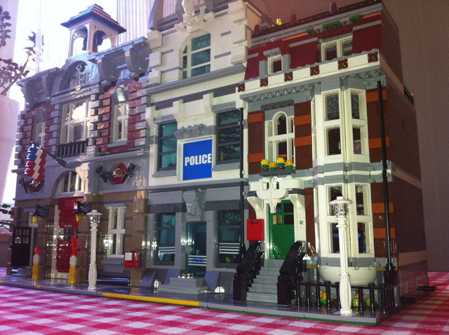 Lego modular hot sale town