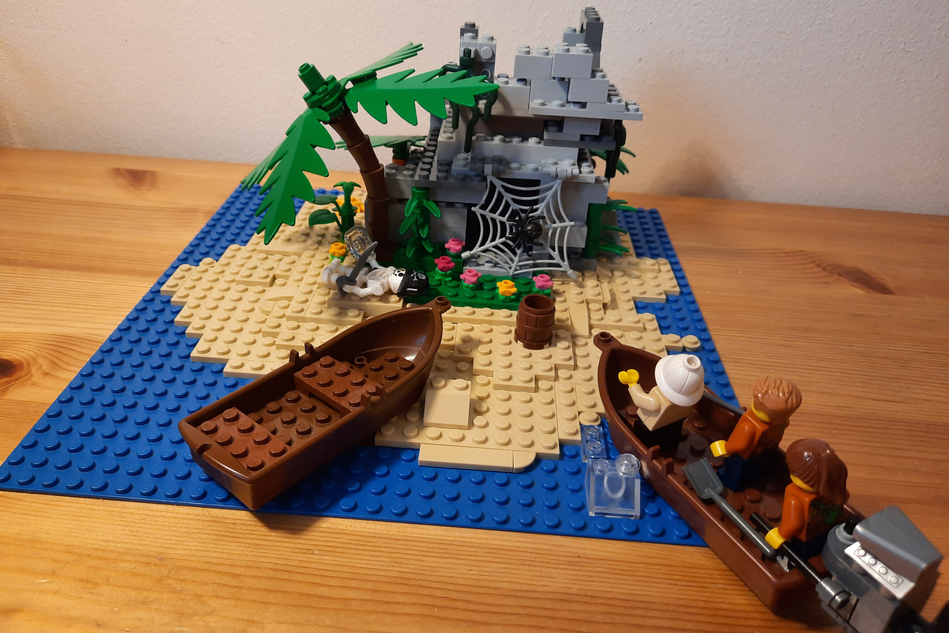 Lego pirate treasure island sale