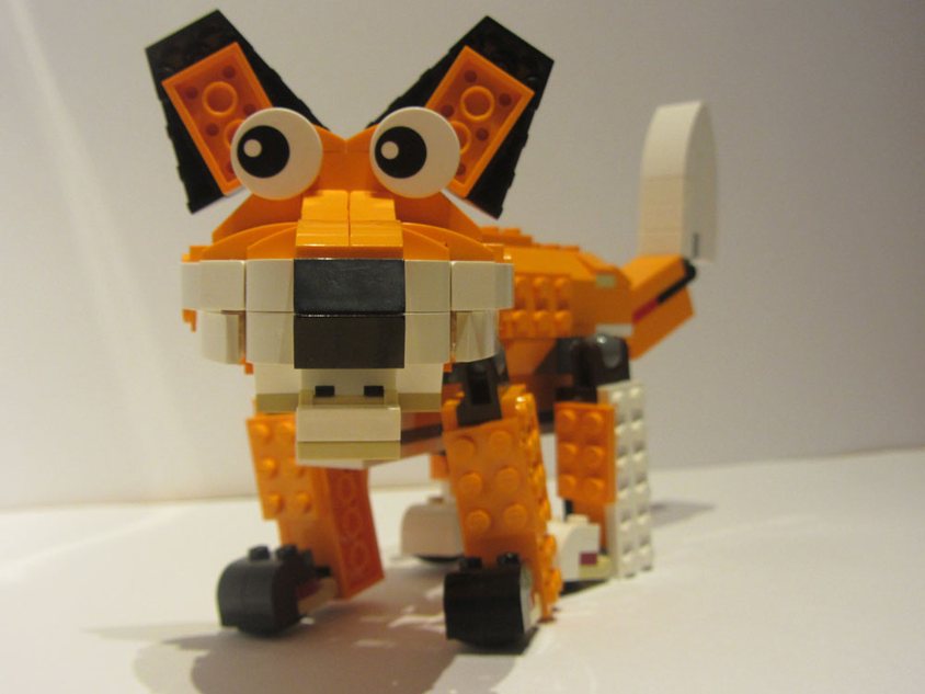 Lego fox online