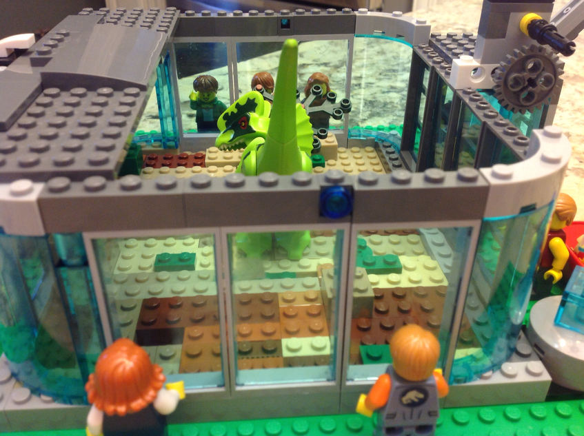 LEGO IDEAS Jurassic World Dilophosaurus Enclosure