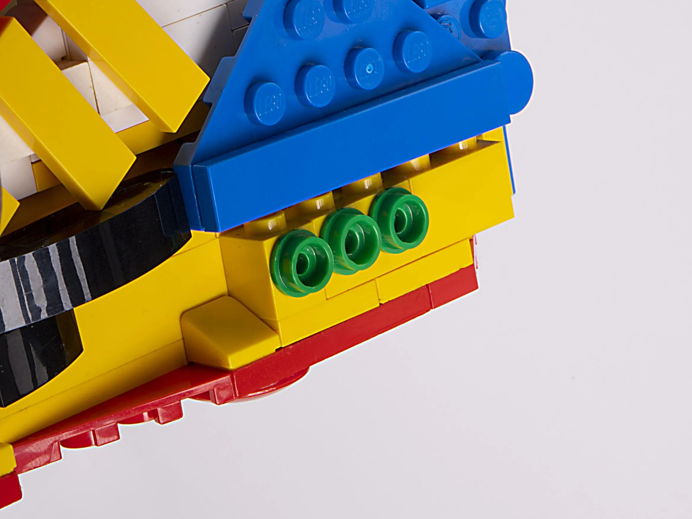 ちょこページ LEGO Adidas ZX 8000 Miniature Sneaker | LEGO® Ideas