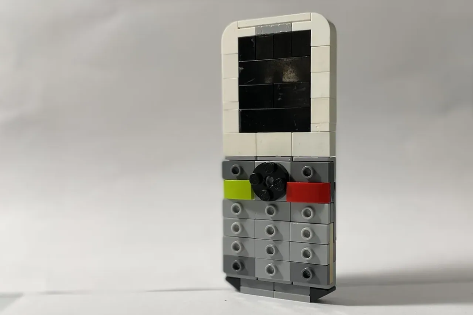 Lego best sale phone piece