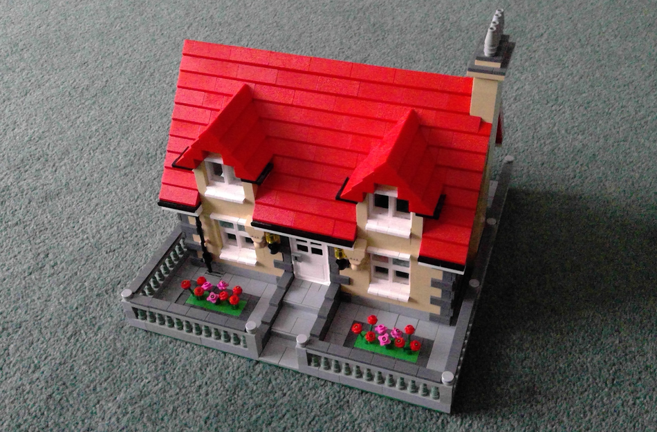 Lego red roof discount house