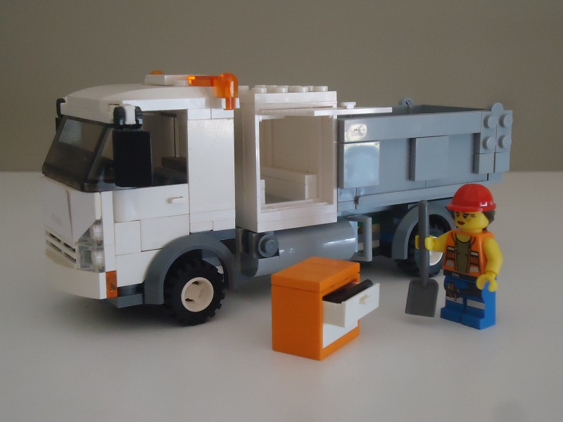 Lego 2025 isuzu truck