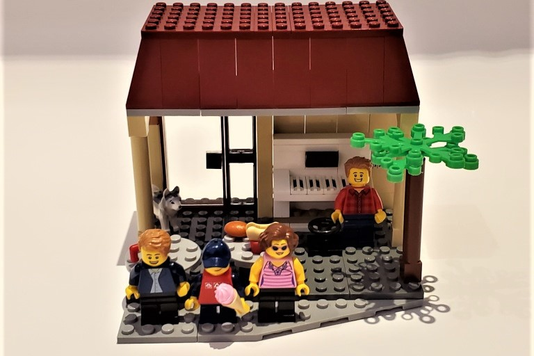 The cheap entertainer lego