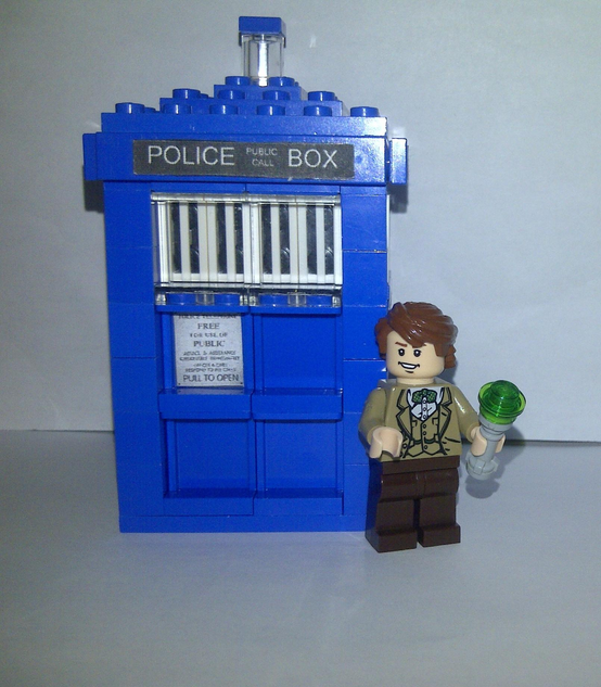 LEGO IDEAS Lego Doctor and The Tardis