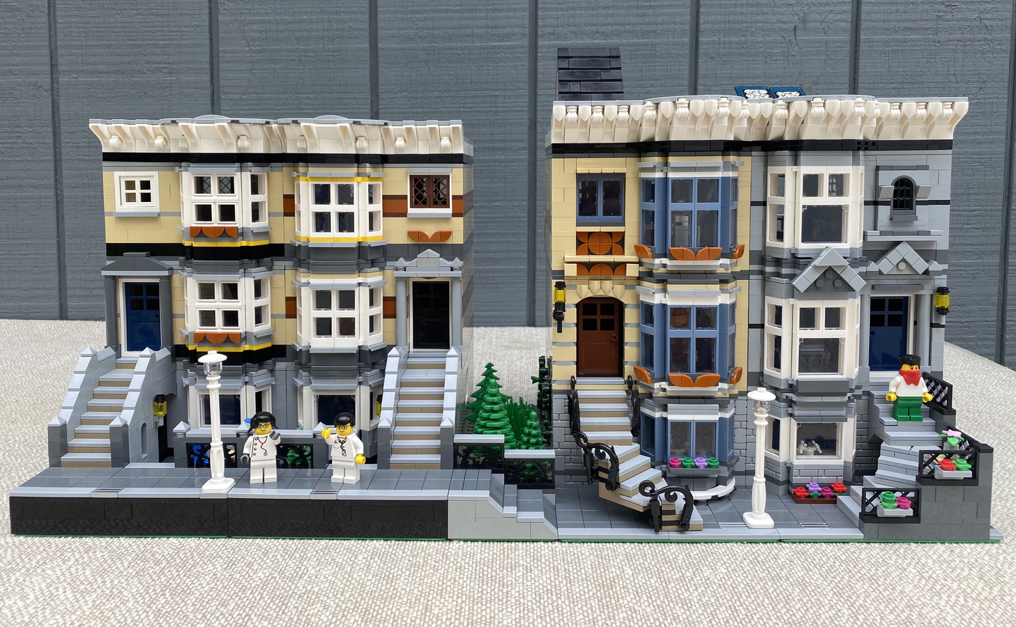 LEGO IDEAS Bricktown Brownstone