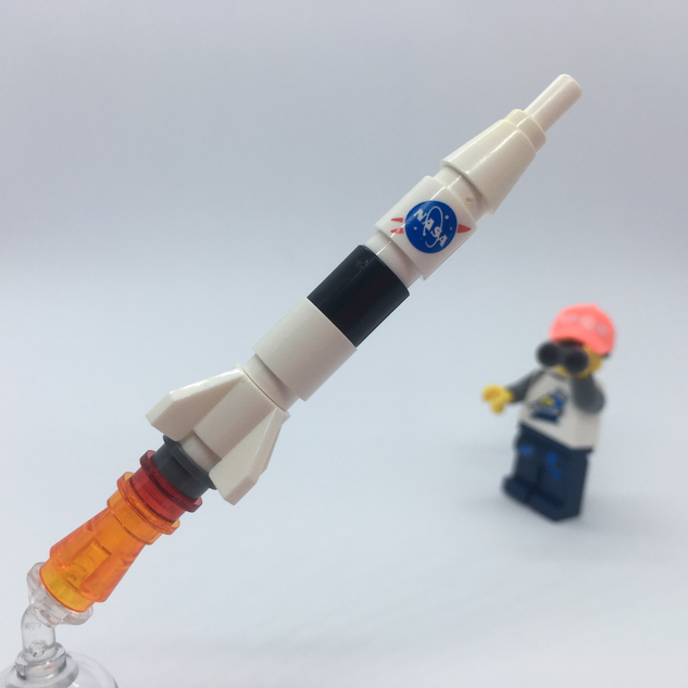 Lego mini store saturn v