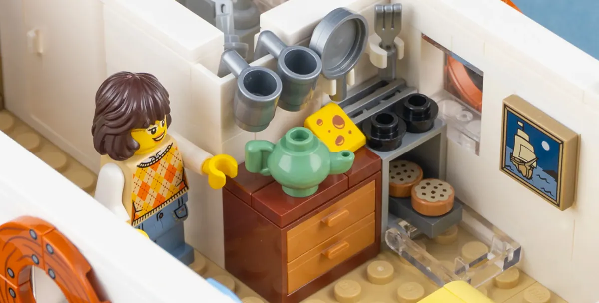 LEGO IDEAS LEGO Canal Houseboat