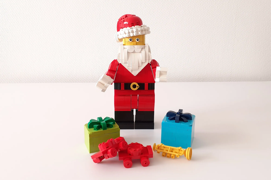 Lego snowglobe 2018 clearance