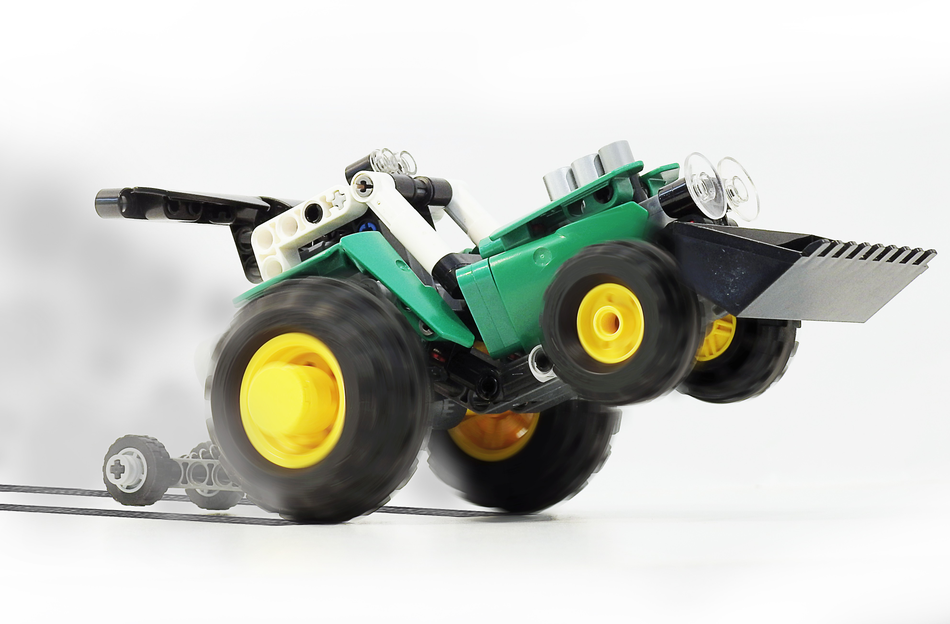 Tractor pulling hot sale lego