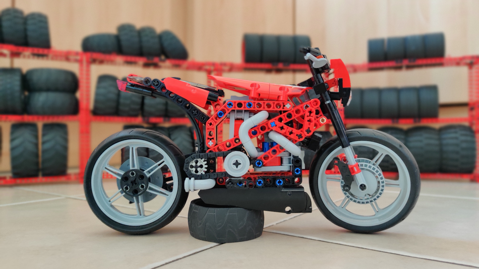 Ducati 2025 multistrada lego