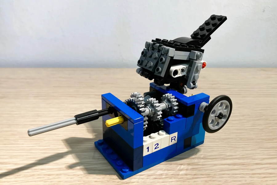 LEGO IDEAS Cyborg Hand