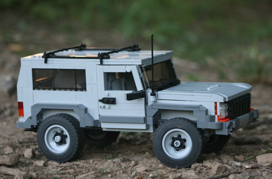 Lego jeep hot sale grand cherokee