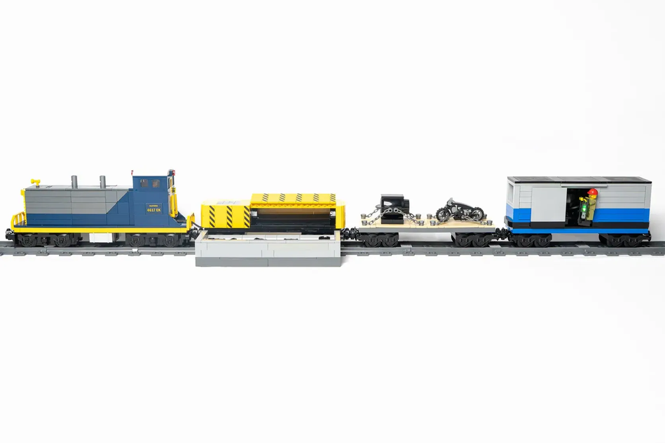 LEGO IDEAS Cargo Train W Operating Cars