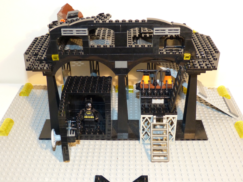 LEGO IDEAS - Batcave from Batman Begins