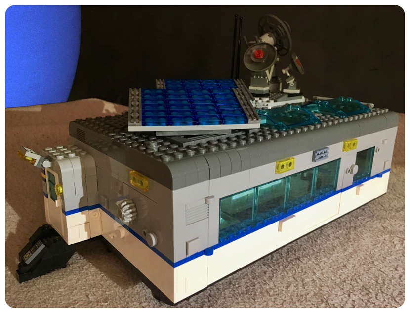 LEGO tank has full interior detailing - Make