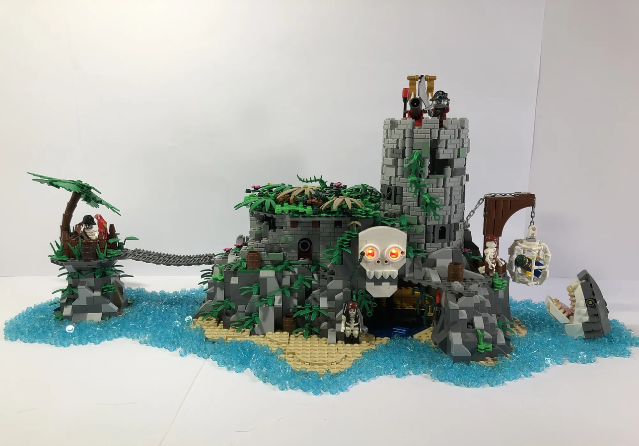 LEGO IDEAS - Blog - 10K CLUB INTERVIEW: The Nightmare Before Christmas -  Halloween Town by Simon Scott