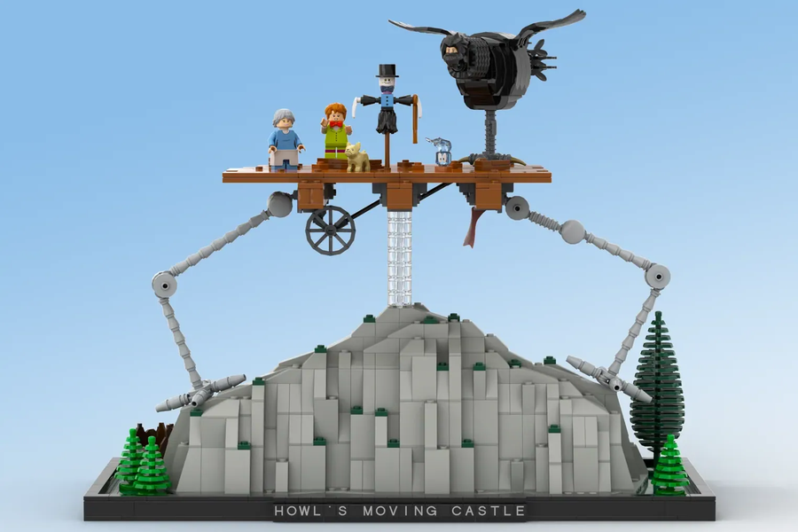 LEGO IDEAS Motorized Howl s Moving Castle