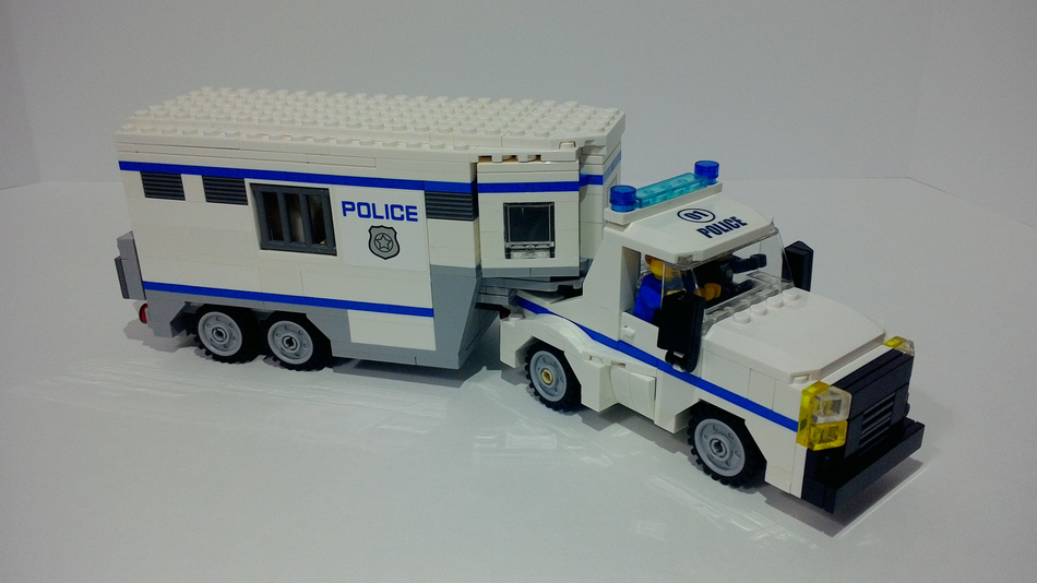 LEGO IDEAS City Police Horse Trailer