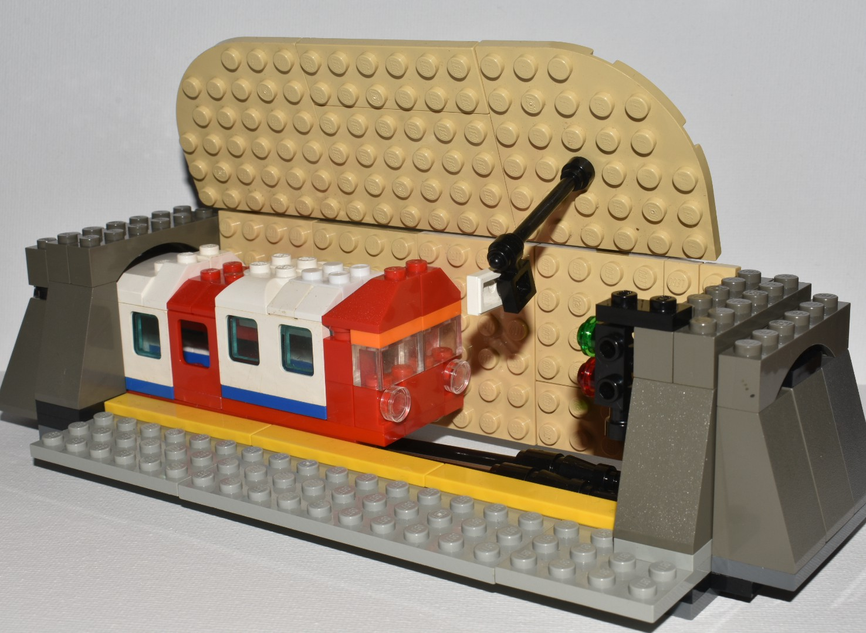 London 2024 underground lego