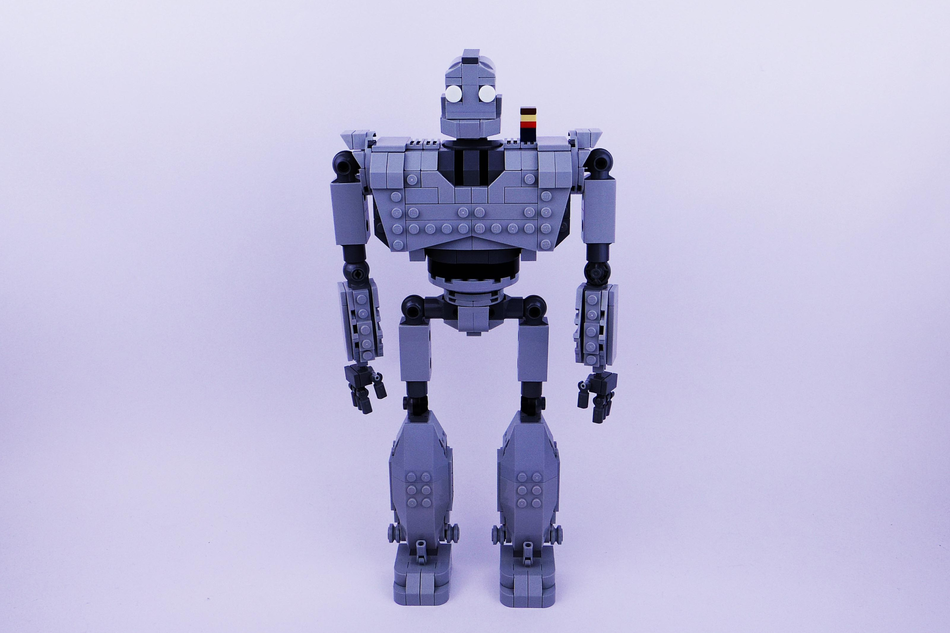 Lego iron deals giant