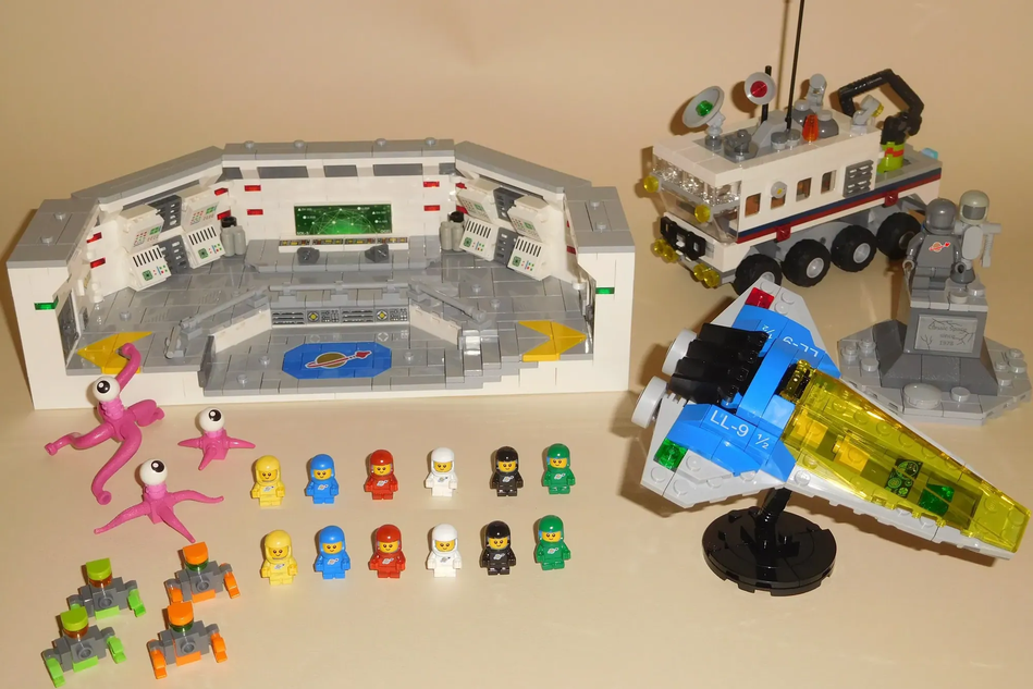 Lego classic space online moon base