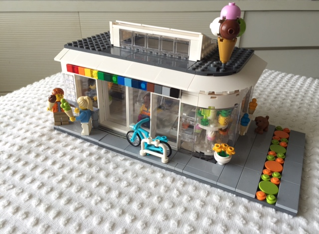 LEGO IDEAS - Ice Cream Parlor