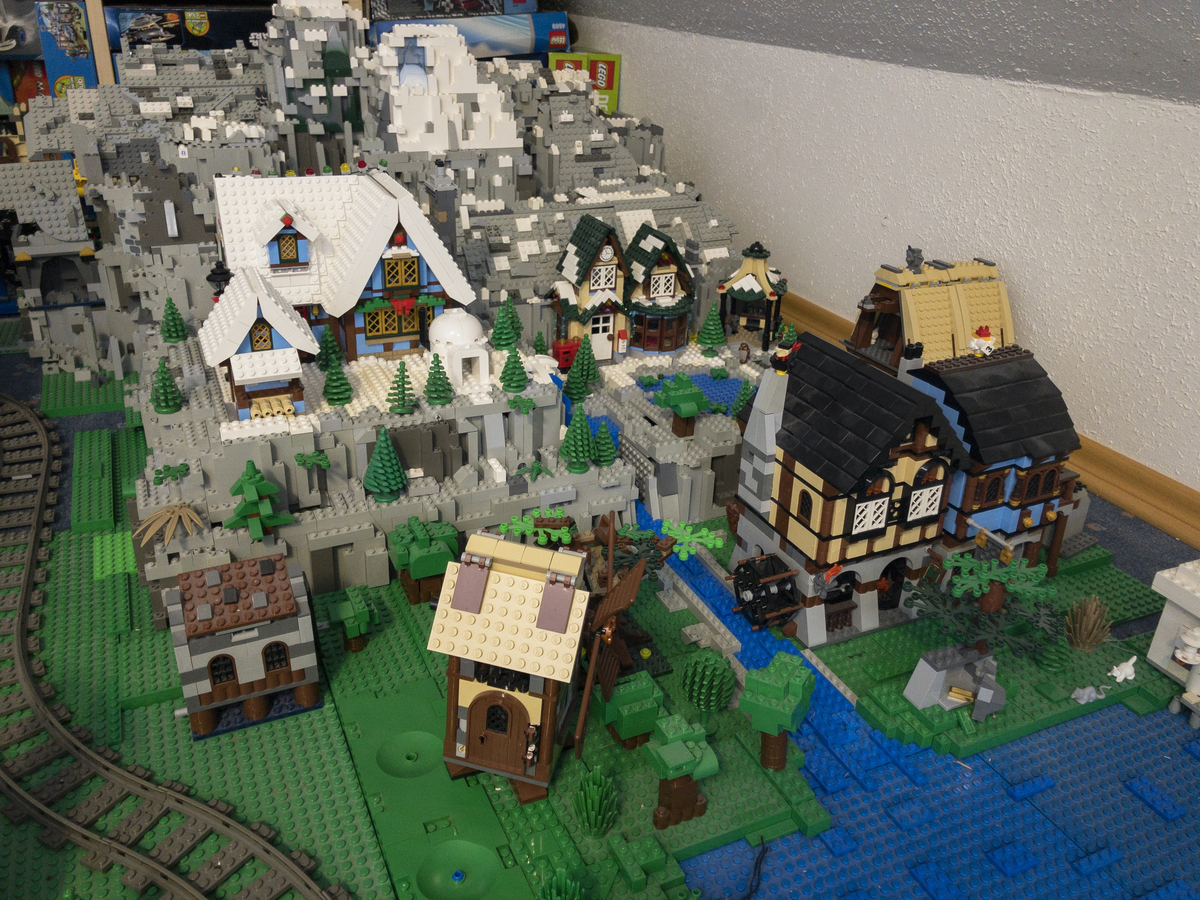 LEGO IDEAS - Blog - 10K Club Interview: Introducing Clemens Fiedler,  Creator of the Medieval Blacksmith