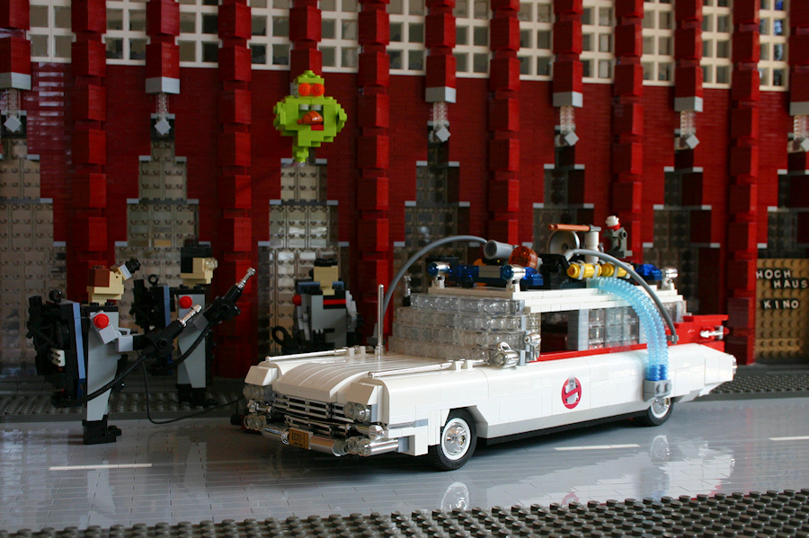 LEGO IDEAS Ghostbusters Ecto 1