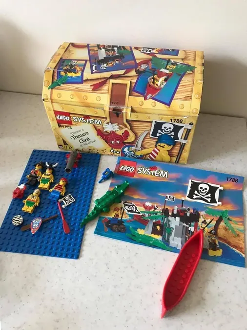 LEGO IDEAS - Pirate Treasure Chest