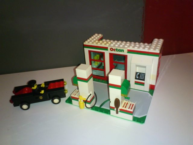 Lego gas station online 1990s