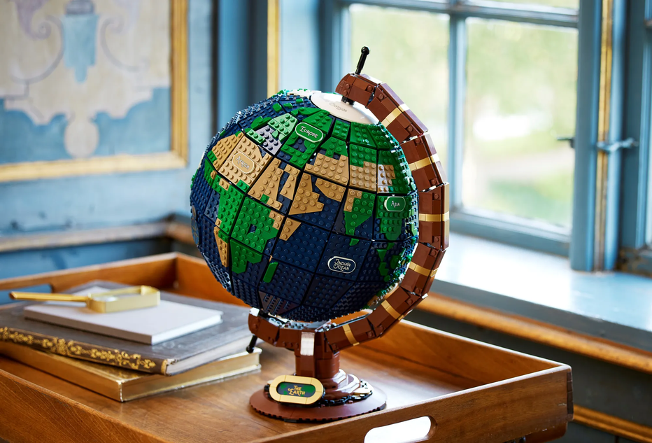 LEGO IDEAS - LEGO Earth Globe