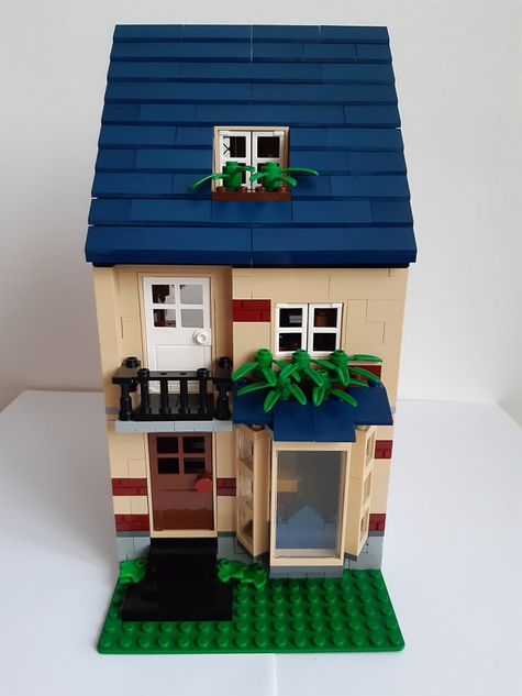 LEGO IDEAS Holiday Home