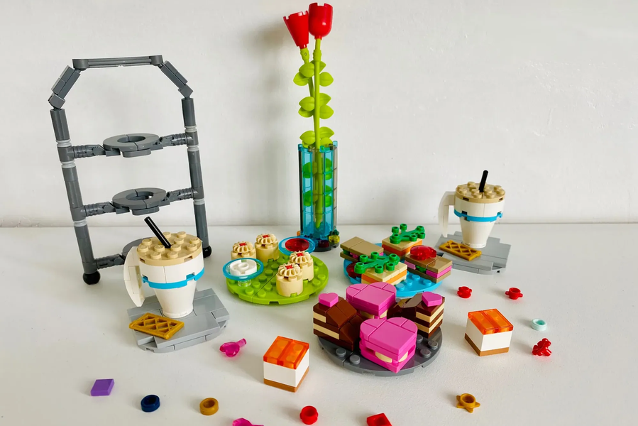 LEGO IDEAS Teletubbies Tubbytronic Superdome