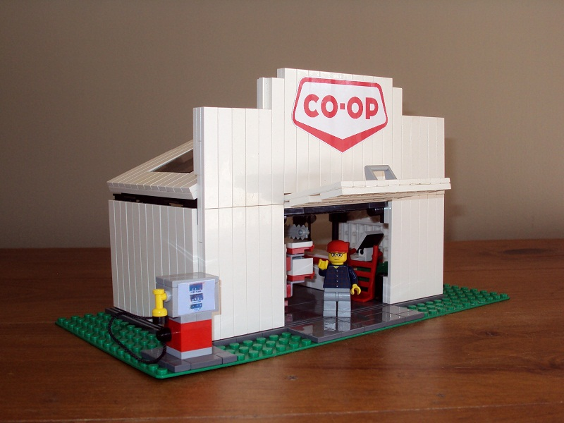 LEGO IDEAS Country Hardware Store