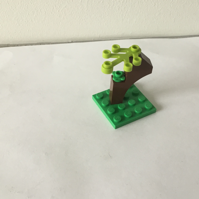 Simple discount lego tree