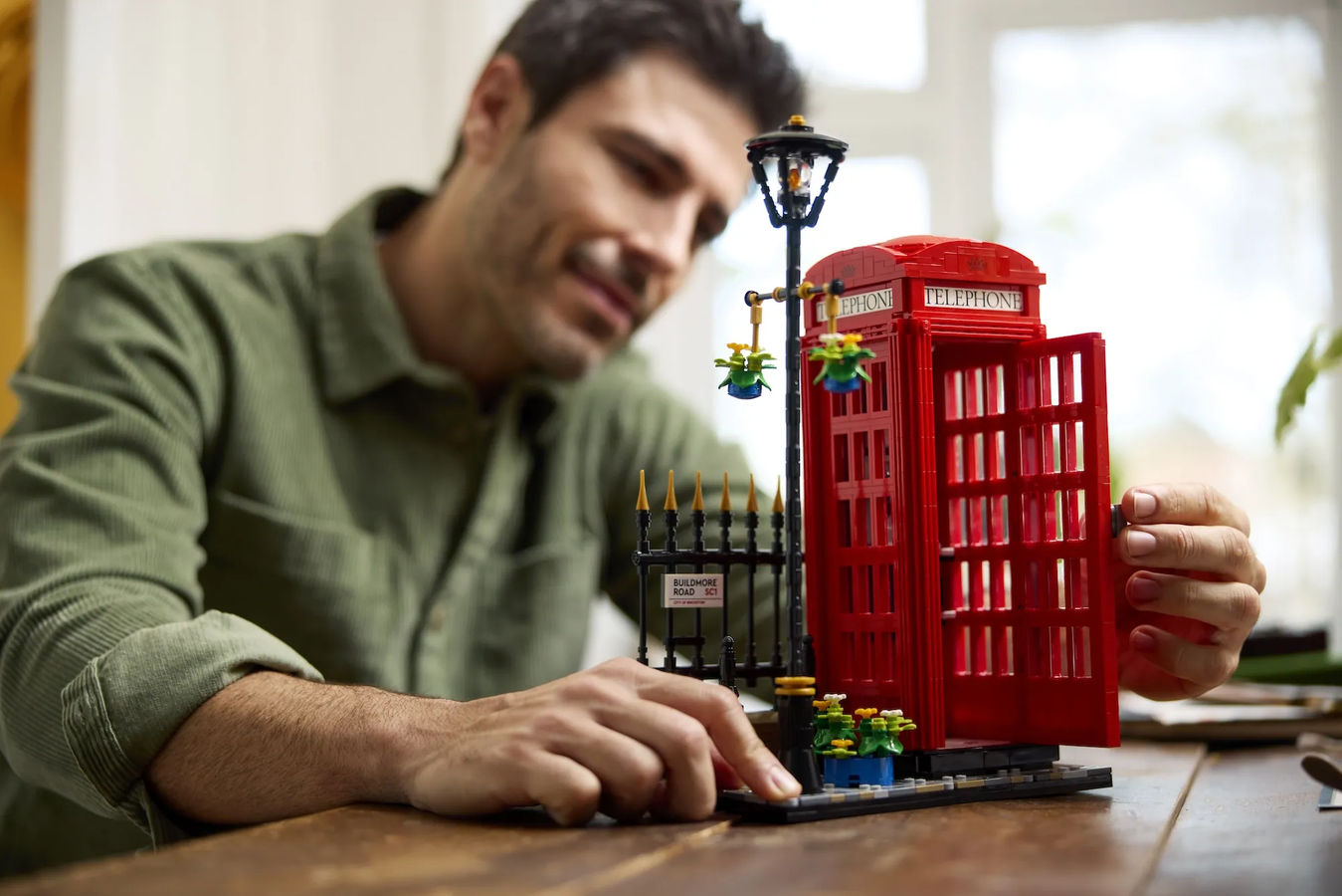 LEGO IDEAS - Blog - Introducing the LEGO® Ideas 21347 Red London Telephone  Box